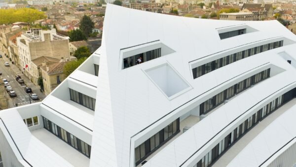 Laminam Bianco Assoluto porselen tezgah, uygulama görseli 1