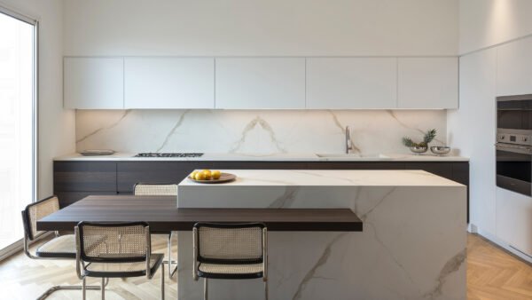 Laminam Calacatta Oro Venato Book Match porselen tezgah, uygulama görseli 1
