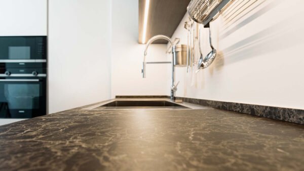 Laminam Emperador Extra porselen tezgah, uygulama görseli 2