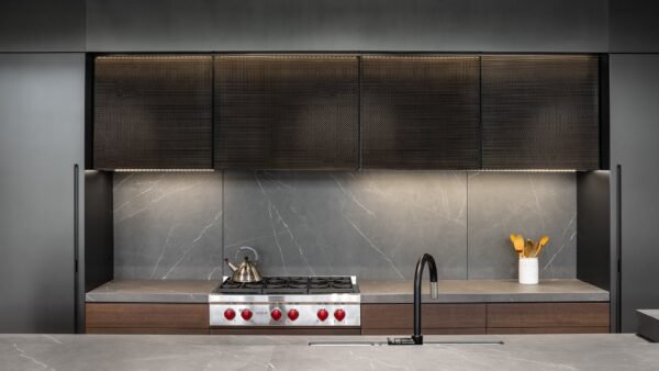 Laminam Pietra Grey porselen tezgah, uygulama görseli 2