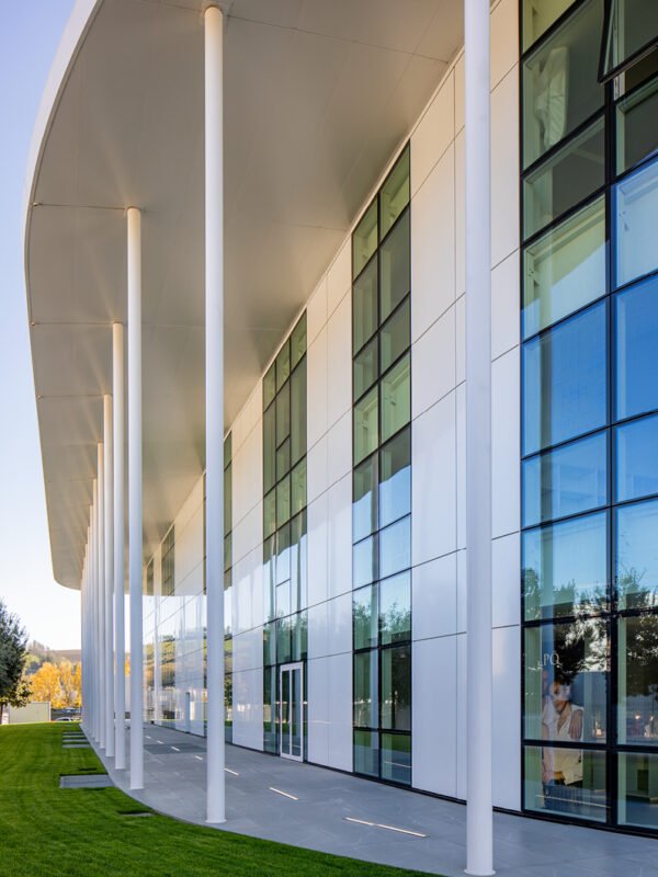 Laminam Pietra Piasentina Grigio porselen tezgah, uygulama görseli 3
