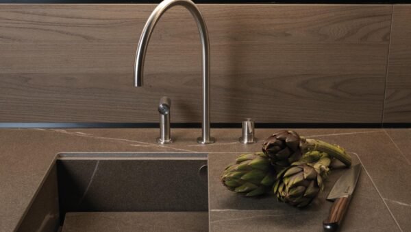 Laminam Pietra Piasentina Taupe porselen tezgah, uygulama görseli 3