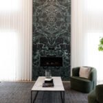 Laminam Verde Alpi Book Match porselen tezgah, uygulama görseli 1