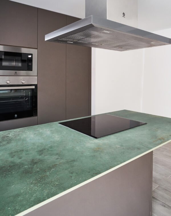 Laminam Verderame porselen tezgah, uygulama görseli 2