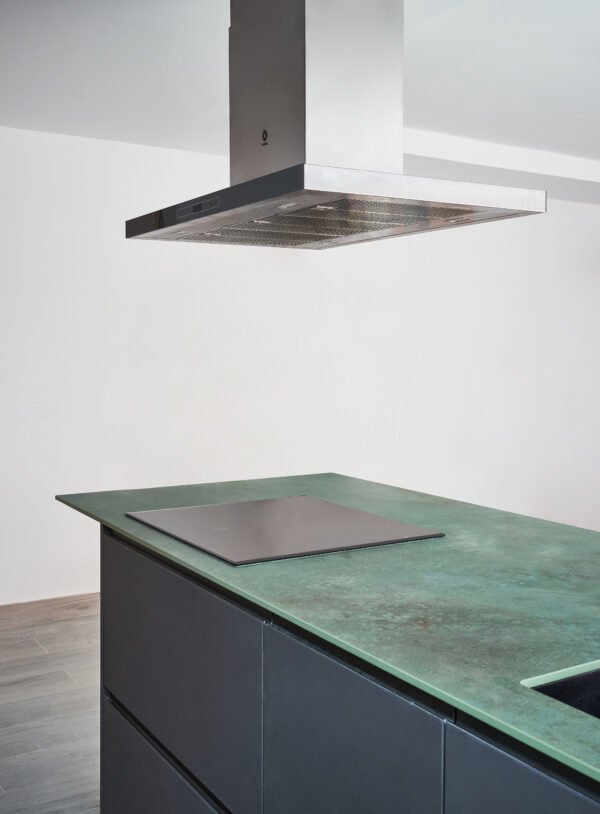 Laminam Verderame porselen tezgah, uygulama görseli 3